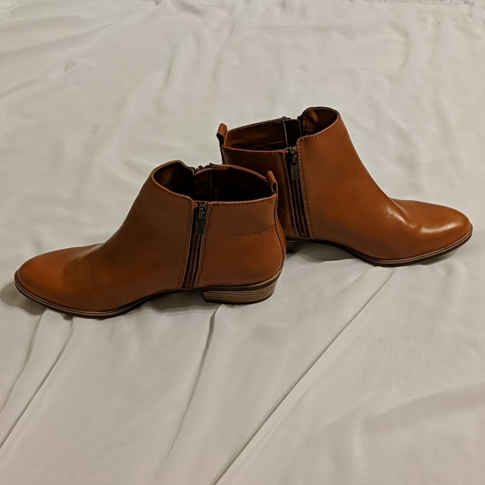 Shoes - Picture 2 of 5